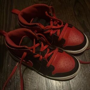 Toddler boys shoes, original box comes with shoes